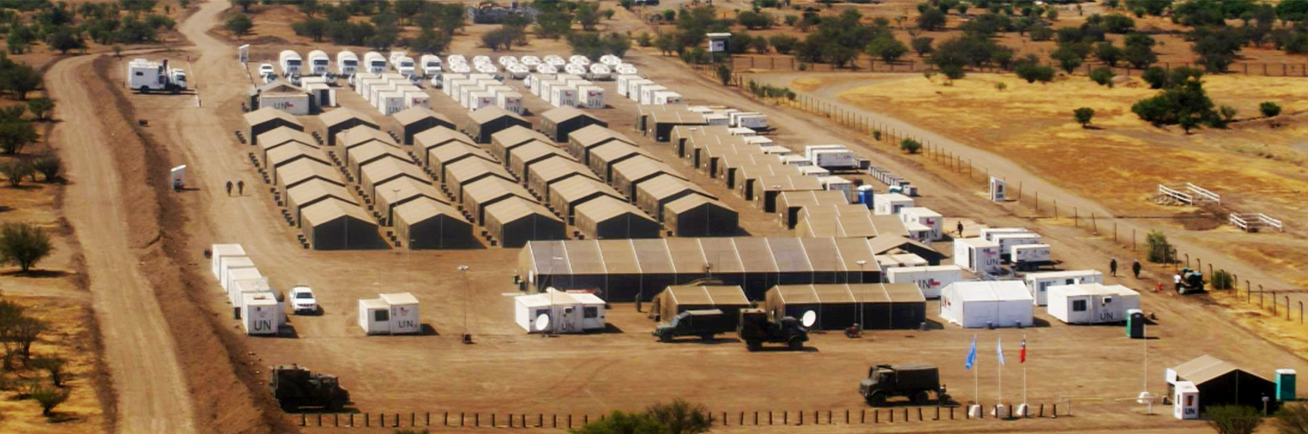 military-base-camp-shelter-system-soldier-sleeping-quarter-wards-military-storage-hospital-tents
